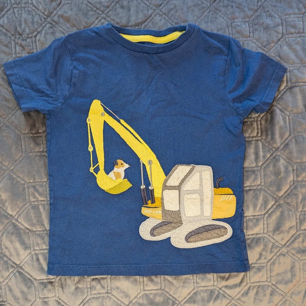 Mini Boden excavator and dog shirt 6-7